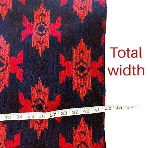 Heritage-Inspired Heavyweight Vintage 80s Wool Poncho – Red Geometric Pattern - Picture 4 of 8